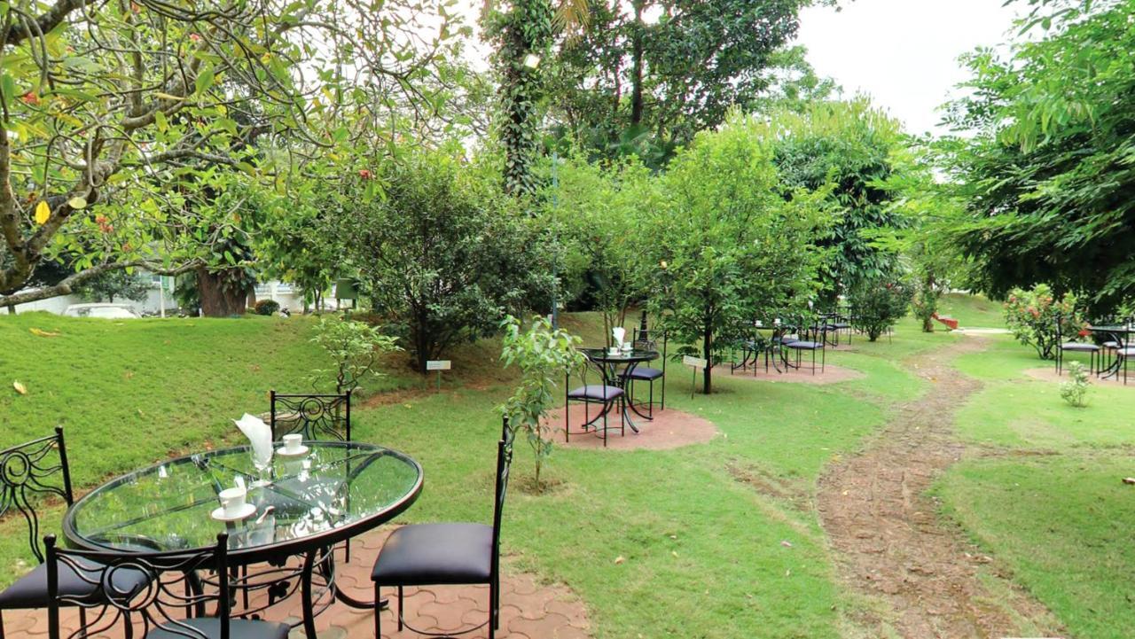 The Mascot Hotel - A Heritage Living Experience Thiruvananthapuram Exterior foto
